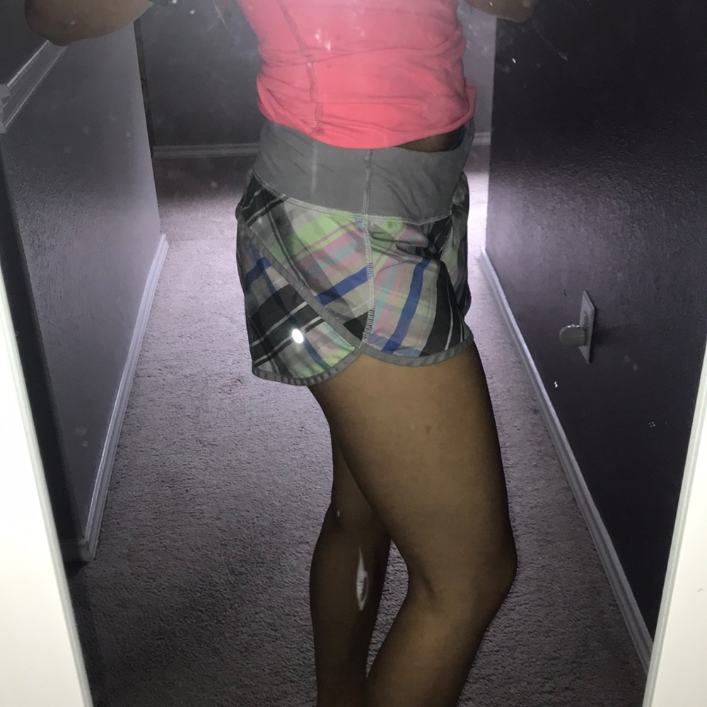 lululemon plaid speed shorts